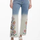 Desigual culotte-cut faded jeans with floral embroidery Desigual culotte-cut faded jeans with floral embroidery